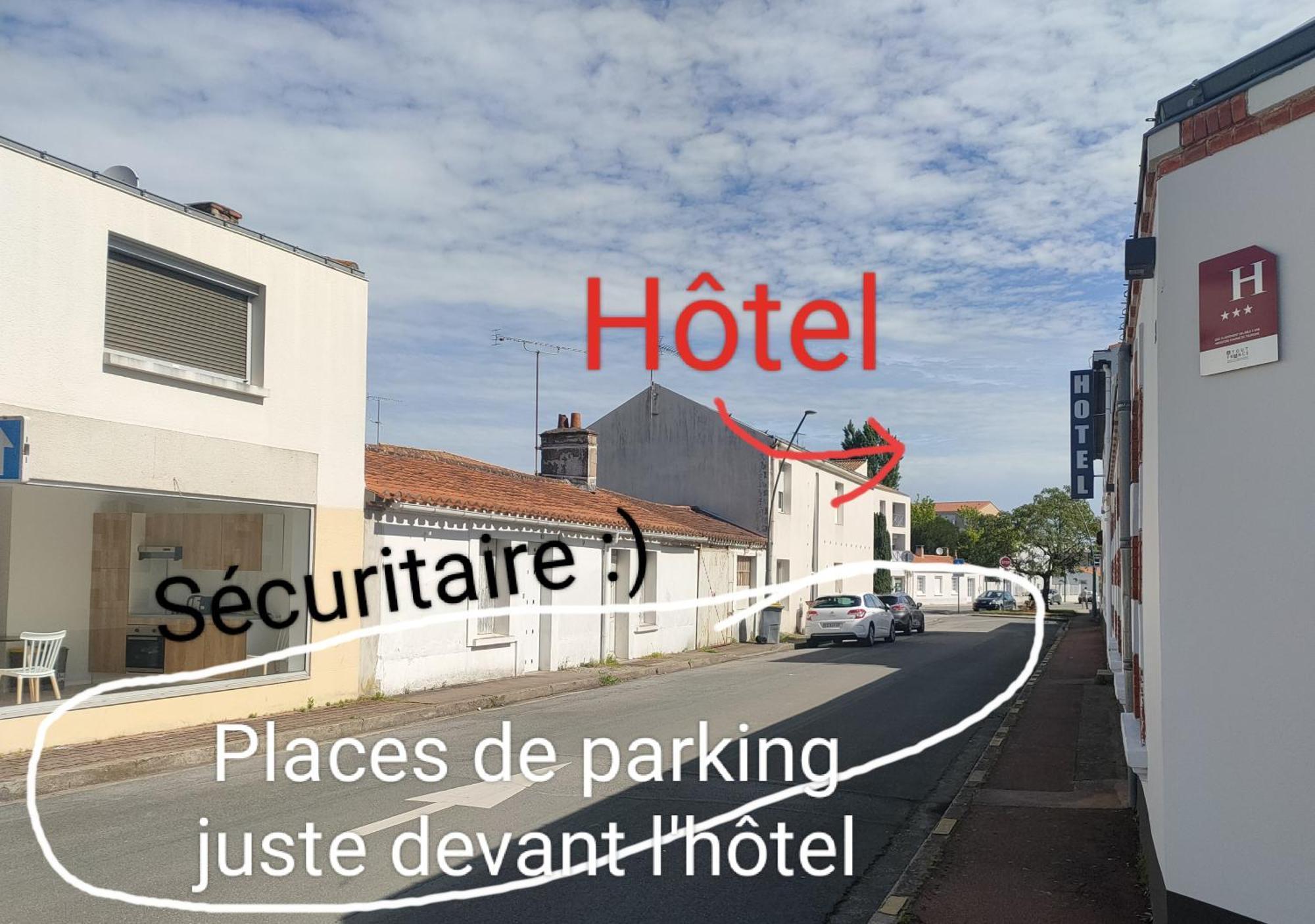 Hotel Le Manoir De L'Antiquite Challans Exterior foto